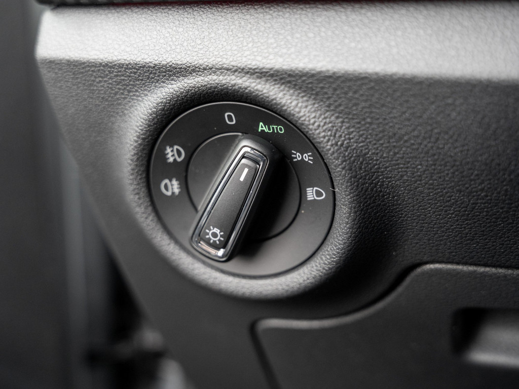 Bild 28 - Kamiq Monte Carlo 1.5 TSI DSG Pano AHK Navi ACC