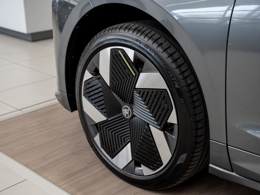 Bild 8 - Enyaq Coupé RS DCC Pano AHK Kam. Leder LM