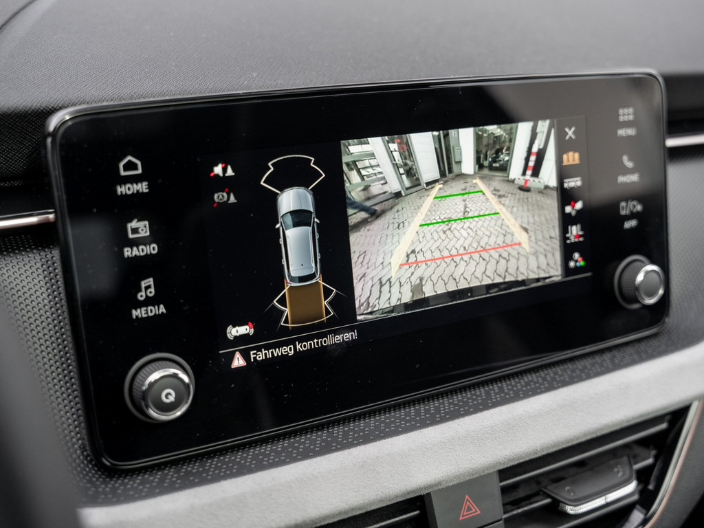 Bild 16 - Kamiq Tour 1.0 TSI DSG Pano Virtual ACC LM