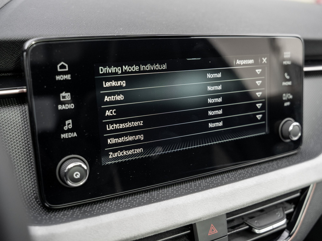 Bild 21 - Kamiq Tour 1.0 TSI DSG Pano Virtual ACC LM