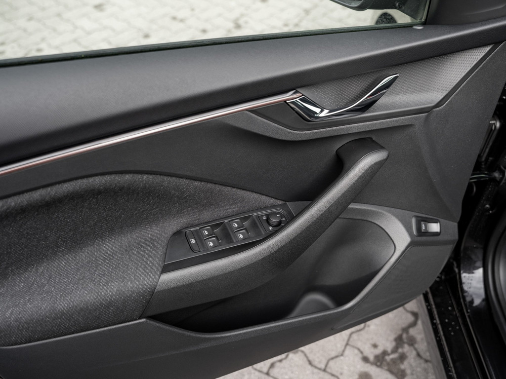 Bild 30 - Kamiq Tour 1.0 TSI DSG Pano Virtual ACC LM