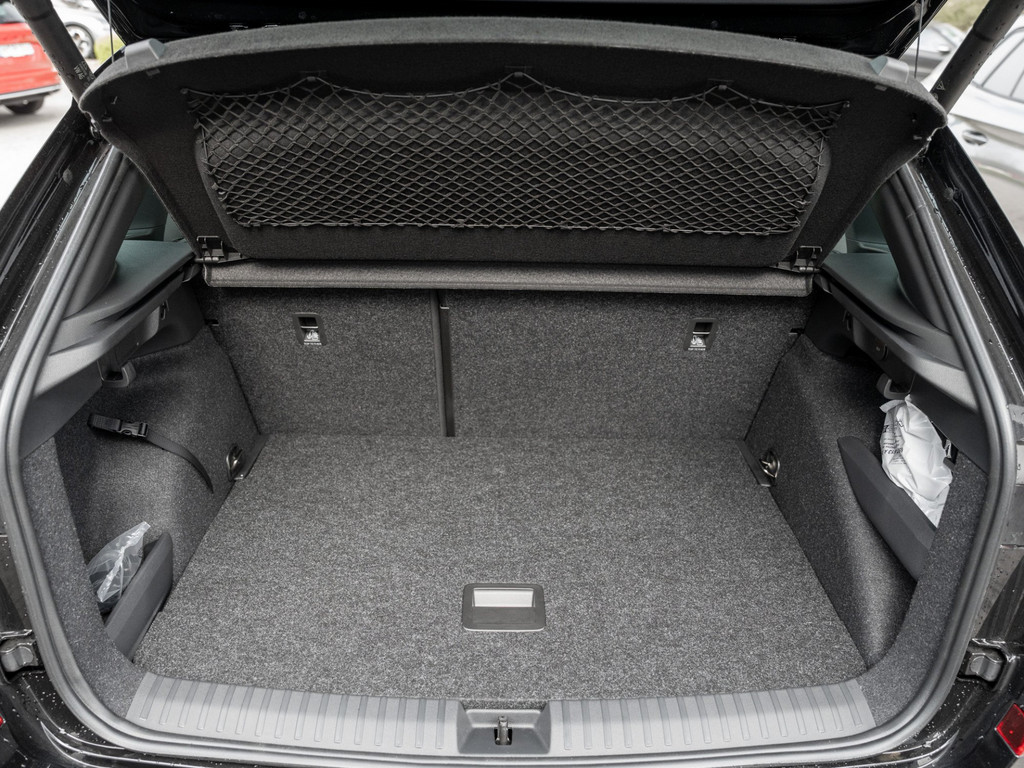 Bild 32 - Kamiq Tour 1.0 TSI DSG Pano Virtual ACC LM