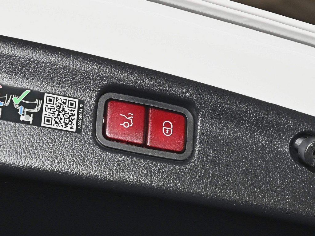 Bild 32 - C 300 e AMG Sport Premium