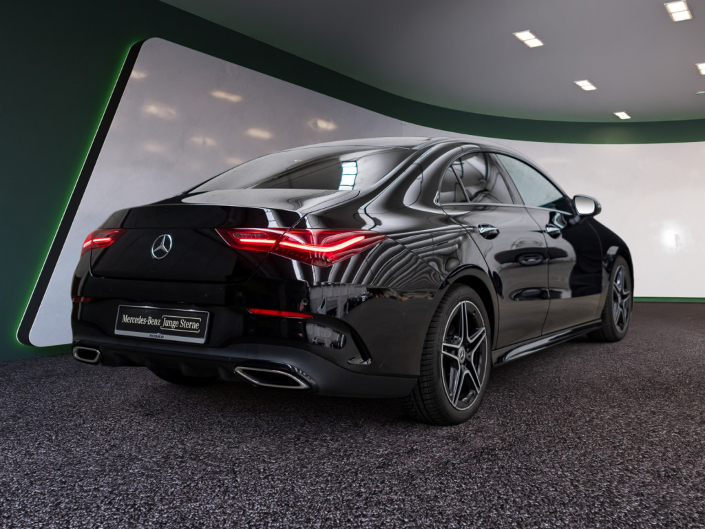 Bild 3 - CLA 180 Coupé AMG Sport Advanced + 