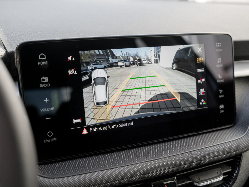 Bild 14 - FABIA TOUR 1.0 TSI DSG Kam. Navi Virtual ACC LED