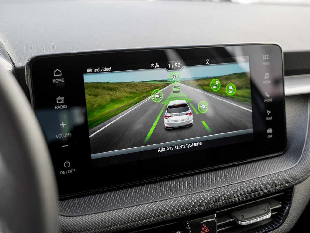 Bild 17 - FABIA TOUR 1.0 TSI DSG Kam. Navi Virtual ACC LED