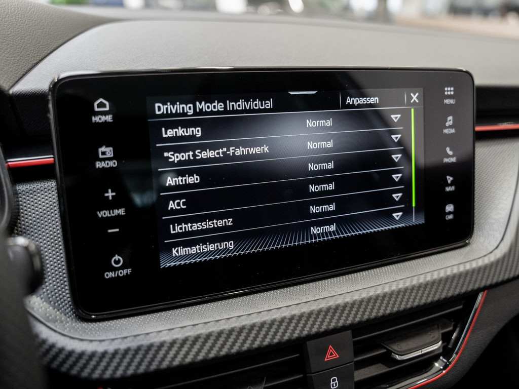 Bild 23 - Kamiq Monte Carlo 1.0 TSI Pano AHK Kam. Navi ACC