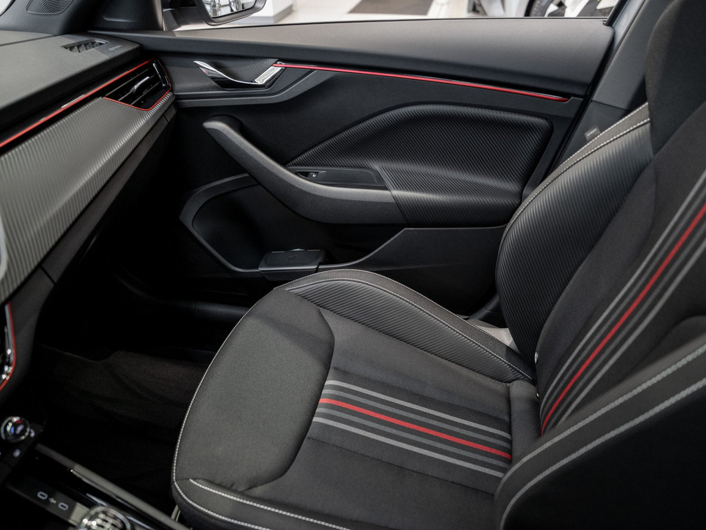 Bild 28 - Kamiq Monte Carlo 1.0 TSI Pano AHK Kam. Navi ACC