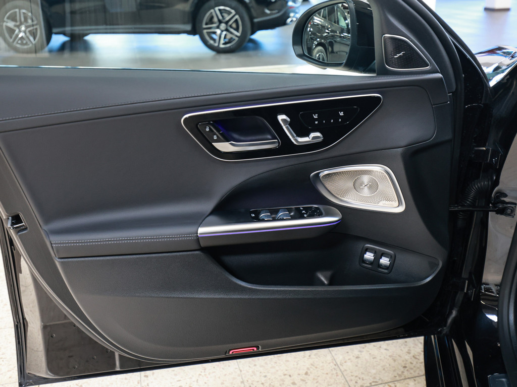Bild 30 - C 300 e T AMG Sport Premium +