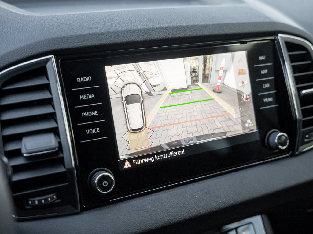 Bild 14 - Karoq Tour 1.5 TSI DSG AHK Navi Virtual ACC