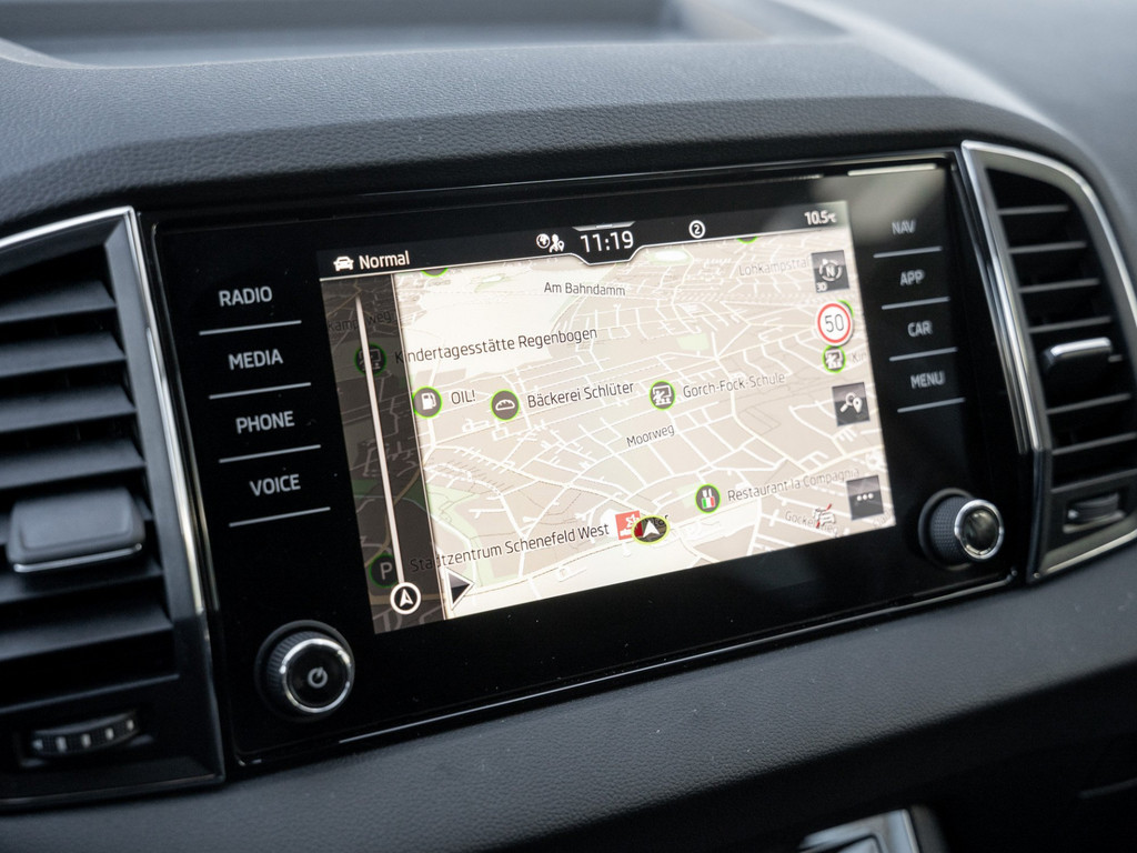 Bild 17 - Karoq Tour 1.5 TSI DSG AHK Navi Virtual ACC