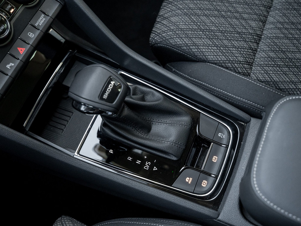 Bild 22 - Karoq Tour 1.5 TSI DSG AHK Navi Virtual ACC