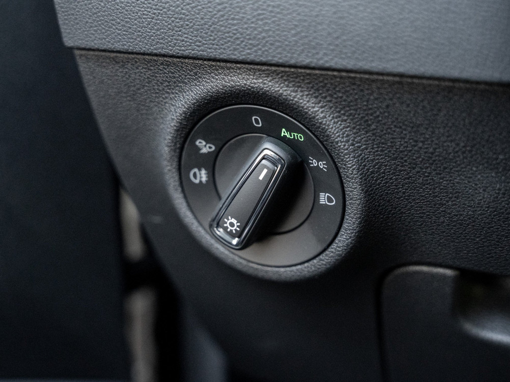 Bild 28 - Karoq Tour 1.5 TSI DSG AHK Navi Virtual ACC