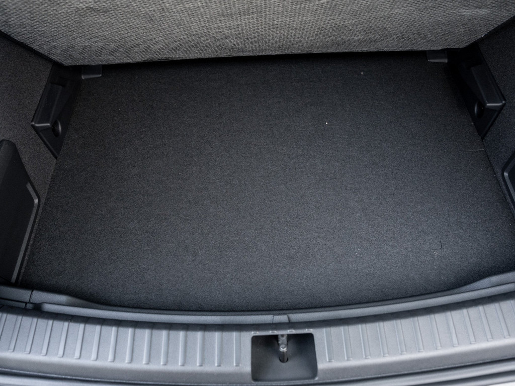 Bild 32 - Karoq Tour 1.5 TSI DSG AHK Navi Virtual ACC