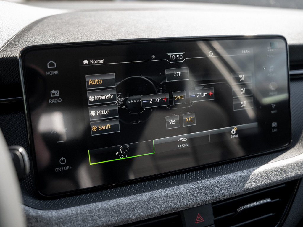 Bild 17 - Scala Tour 1.0 TSI DSG Navi Virtual ACC LED LM