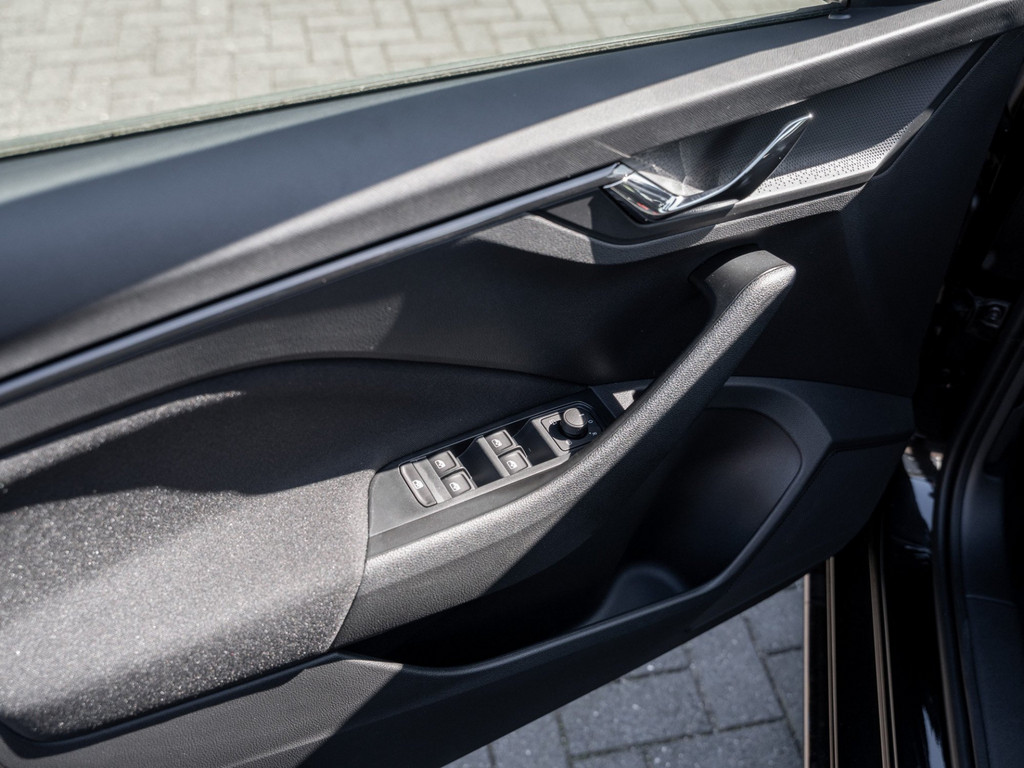 Bild 28 - Scala Tour 1.0 TSI DSG Navi Virtual ACC LED LM