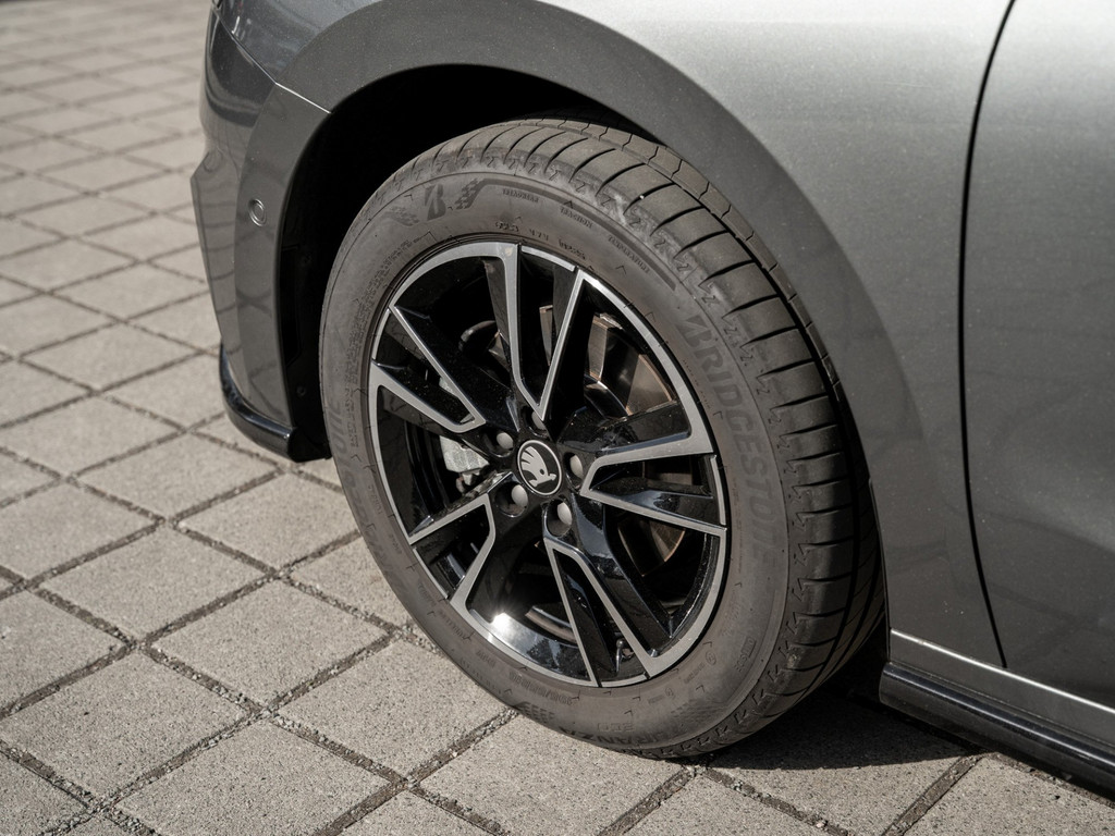 Bild 8 - FABIA MONTE CARLO 1.5 TSI DSG Kam. Navi Virtual