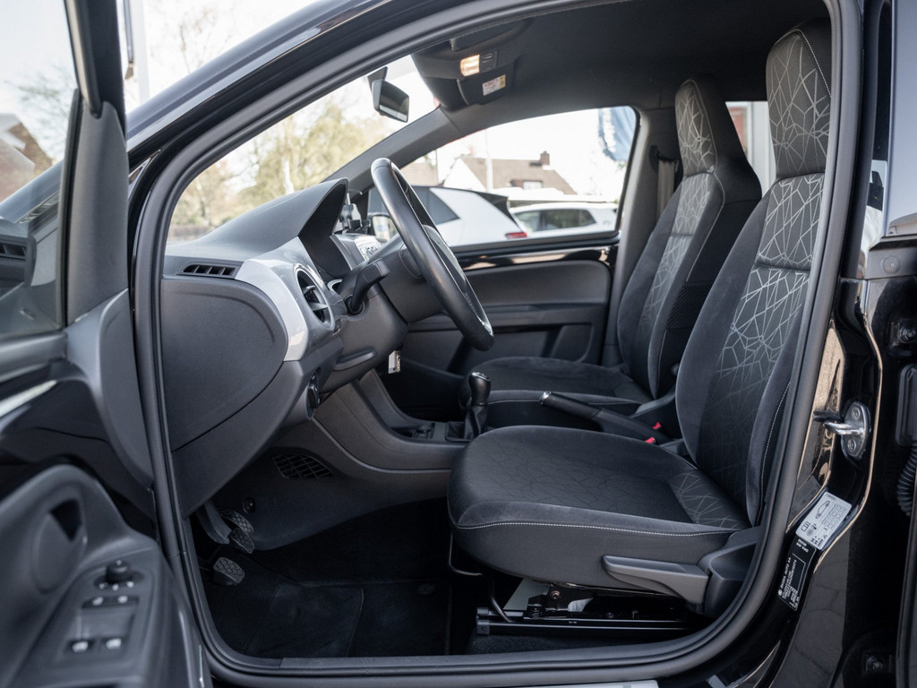 Bild 8 - Citigo Navi LM PDC SHZ SoundSys Winterp.