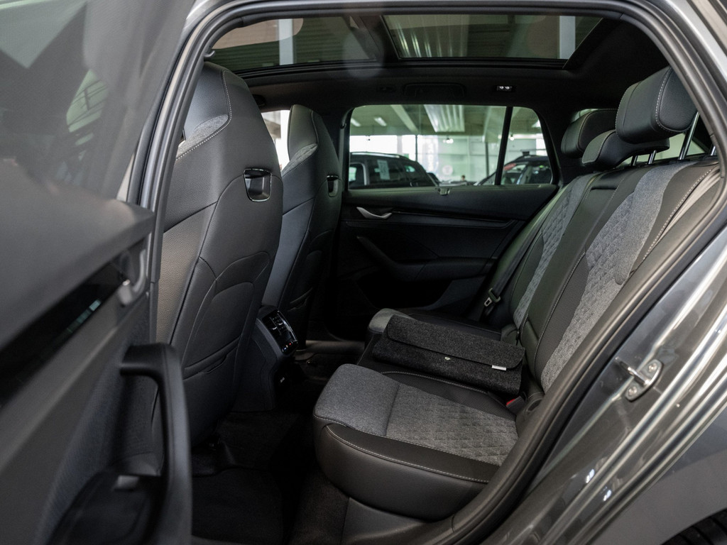 Bild 9 - Octavia Combi Sportline 2.0 TDI DSG Kam. Sportp.