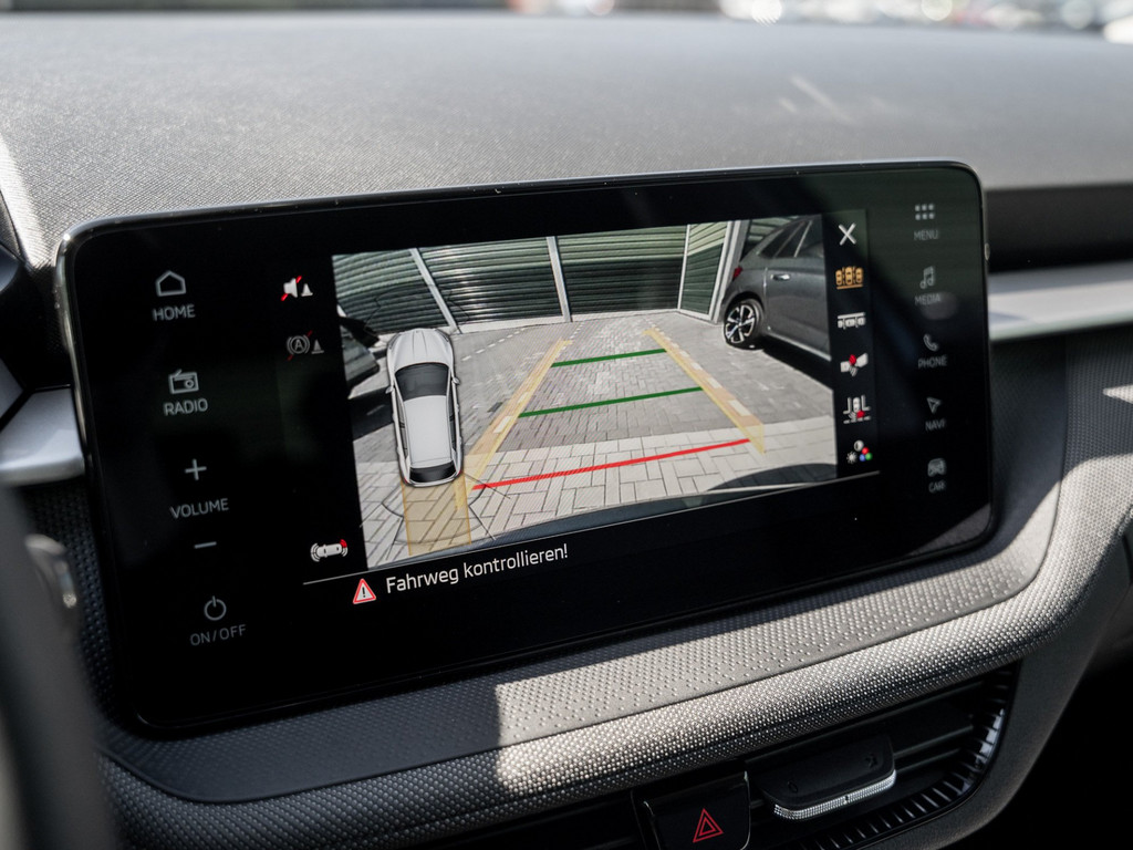 Bild 14 - Fabia Tour 1.0 TSI DSG Kam. Navi Virtual ACC