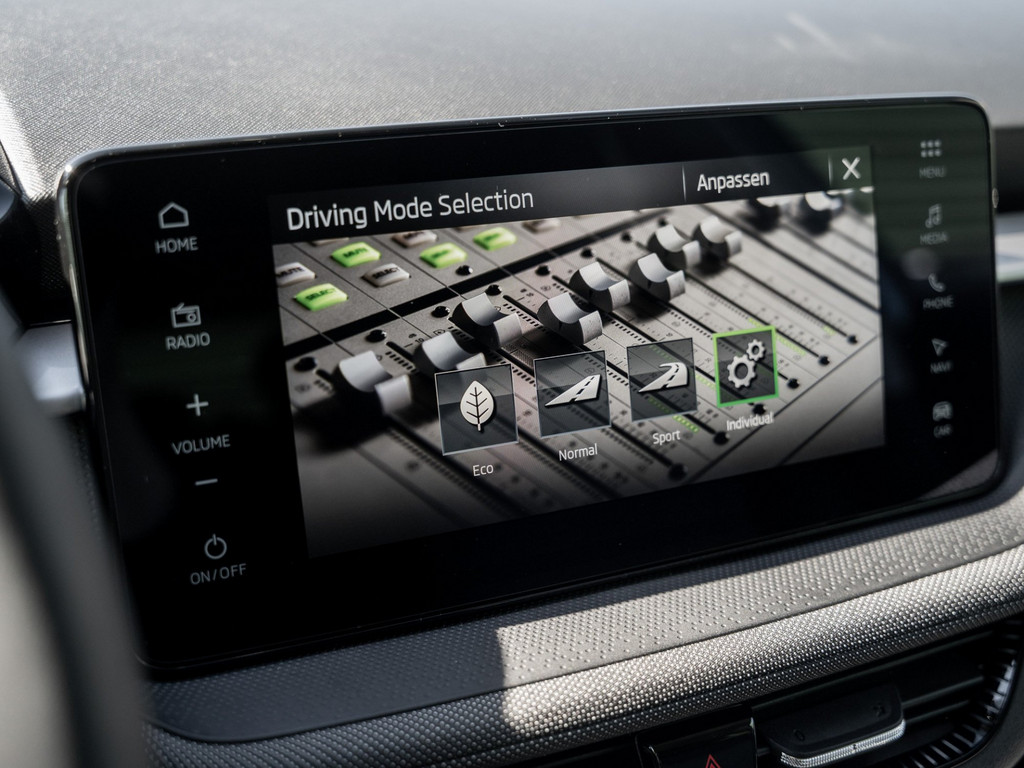 Bild 17 - Fabia Tour 1.0 TSI DSG Kam. Navi Virtual ACC