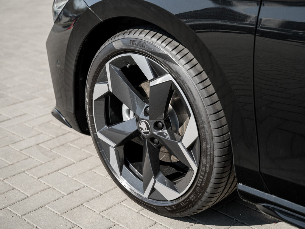 Bild 8 - Superb Combi Sportline 2.0 TDI DSG DCC AHK Kam.