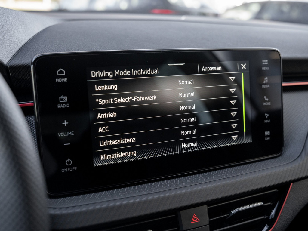 Bild 20 - Kamiq Monte Carlo 1.0 TSI Pano AHK Kam. Navi ACC