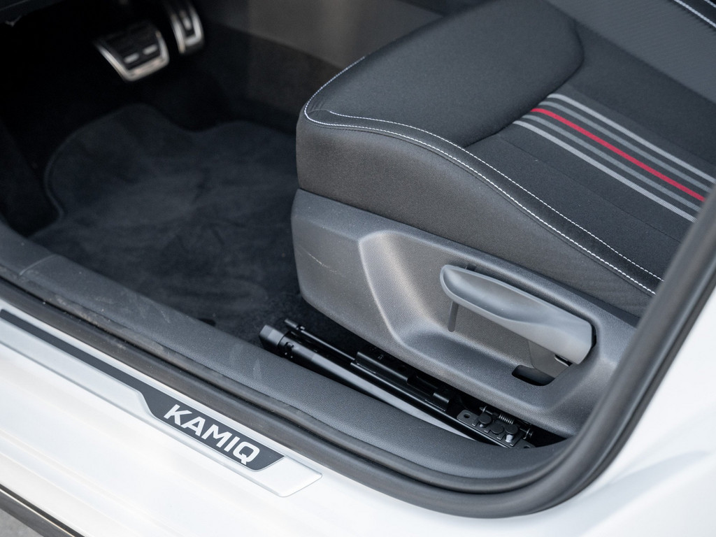 Bild 32 - Kamiq Monte Carlo 1.0 TSI Pano AHK Kam. Navi ACC