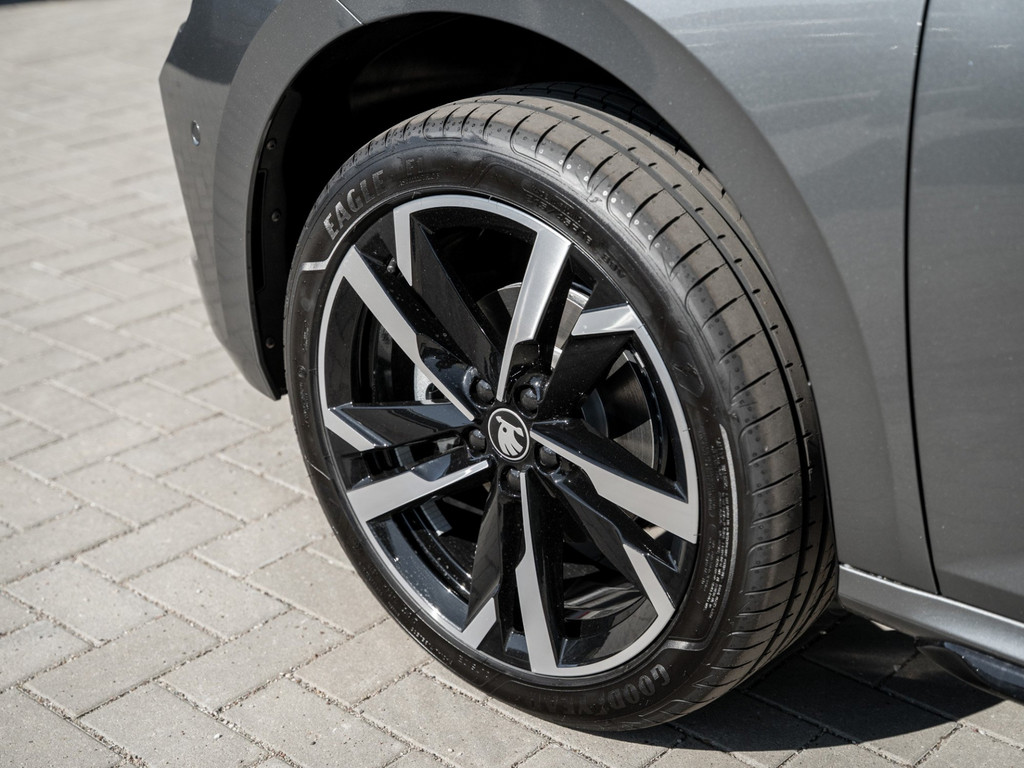 Bild 8 - Kamiq Monte Carlo 1.5 TSI DSG Pano AHK Navi ACC