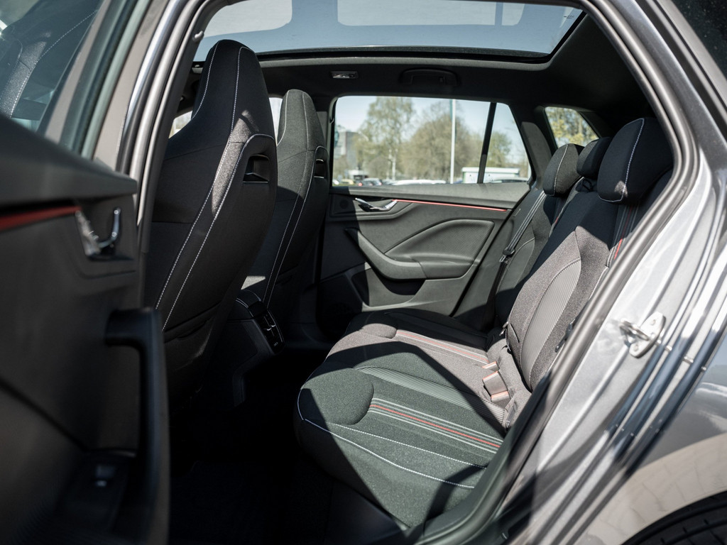Bild 10 - Kamiq Monte Carlo 1.5 TSI DSG Pano AHK Navi ACC