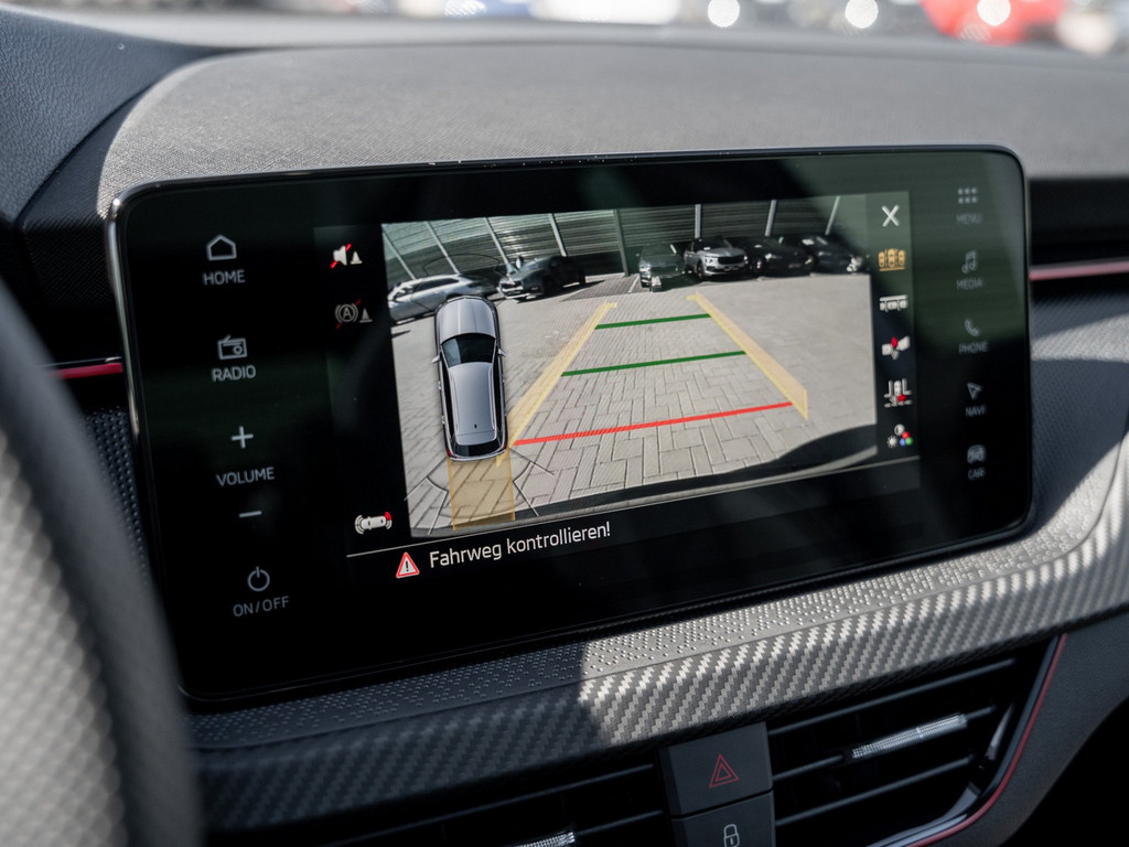 Bild 16 - Kamiq Monte Carlo 1.5 TSI DSG Pano AHK Navi ACC