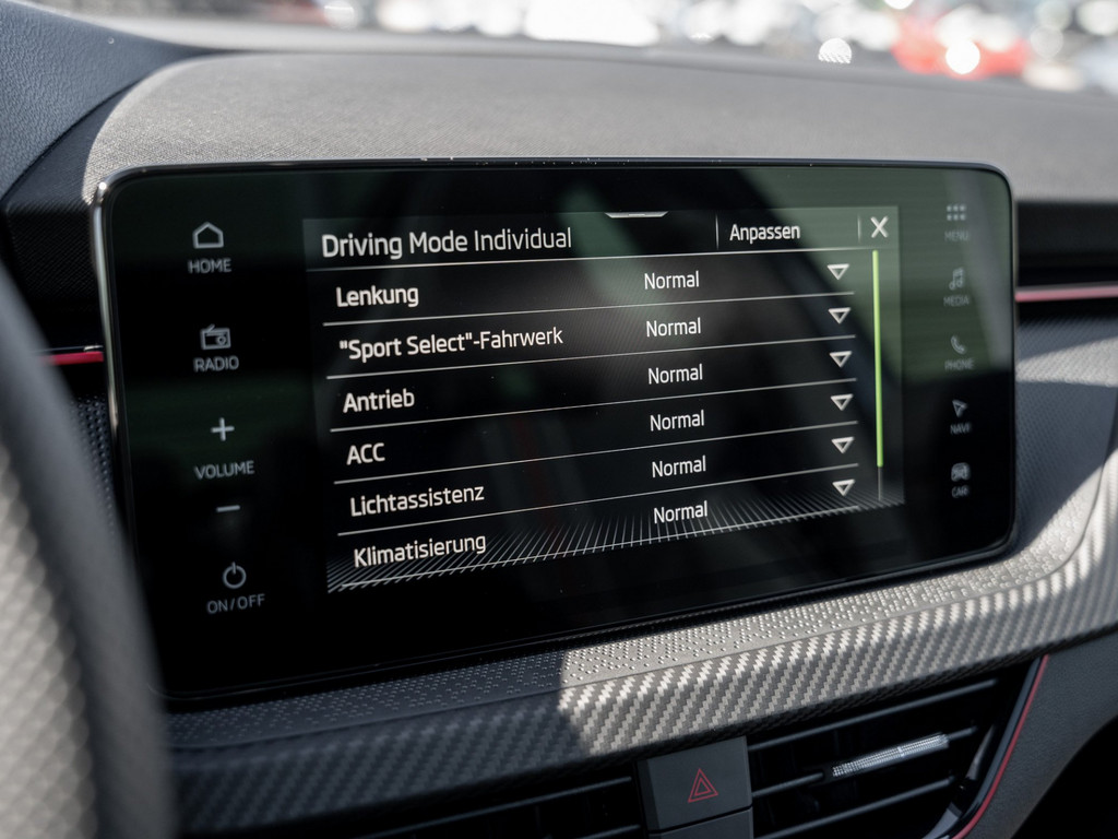 Bild 20 - Kamiq Monte Carlo 1.5 TSI DSG Pano AHK Navi ACC