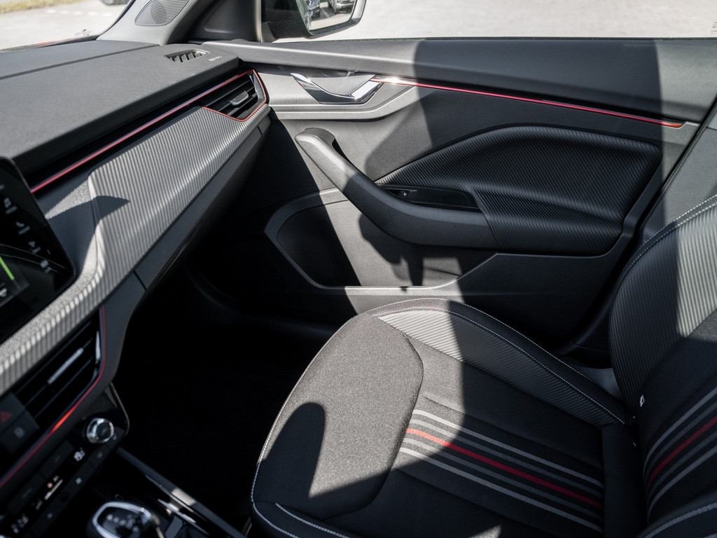 Bild 24 - Kamiq Monte Carlo 1.5 TSI DSG Pano AHK Navi ACC