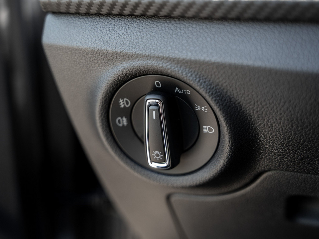 Bild 29 - Kamiq Monte Carlo 1.5 TSI DSG Pano AHK Navi ACC