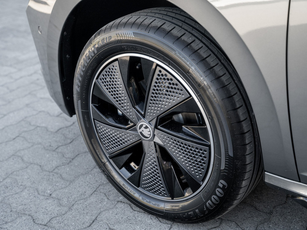 Bild 8 - Kamiq Monte Carlo 1.5 TSI DSG Pano AHK Navi ACC