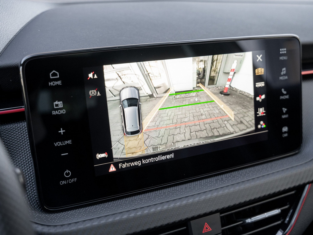 Bild 17 - Kamiq Monte Carlo 1.5 TSI DSG Pano AHK Navi ACC
