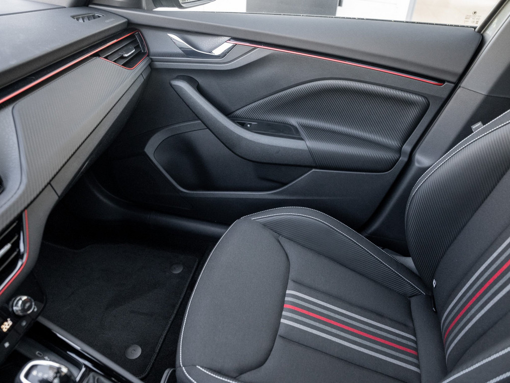 Bild 24 - Kamiq Monte Carlo 1.5 TSI DSG Pano AHK Navi ACC