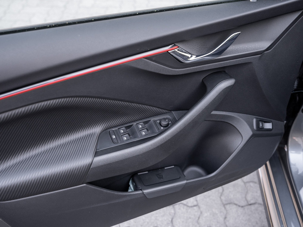 Bild 30 - Kamiq Monte Carlo 1.5 TSI DSG Pano AHK Navi ACC