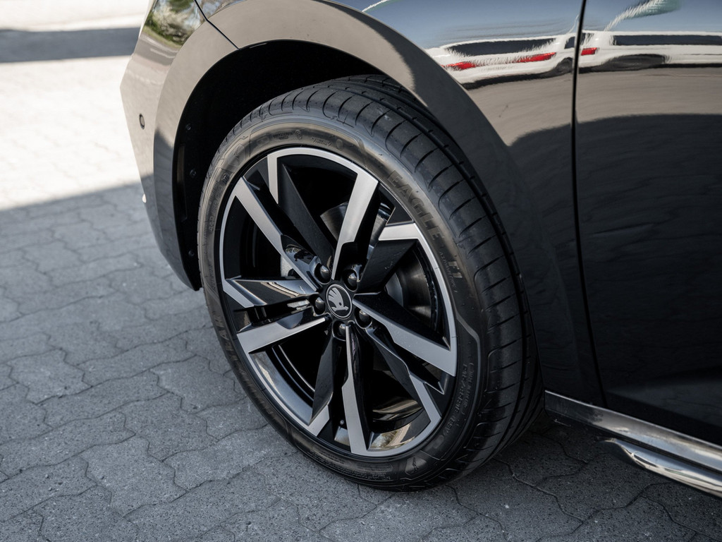 Bild 8 - Kamiq Monte Carlo 1.5 TSI DSG Pano AHK Navi ACC