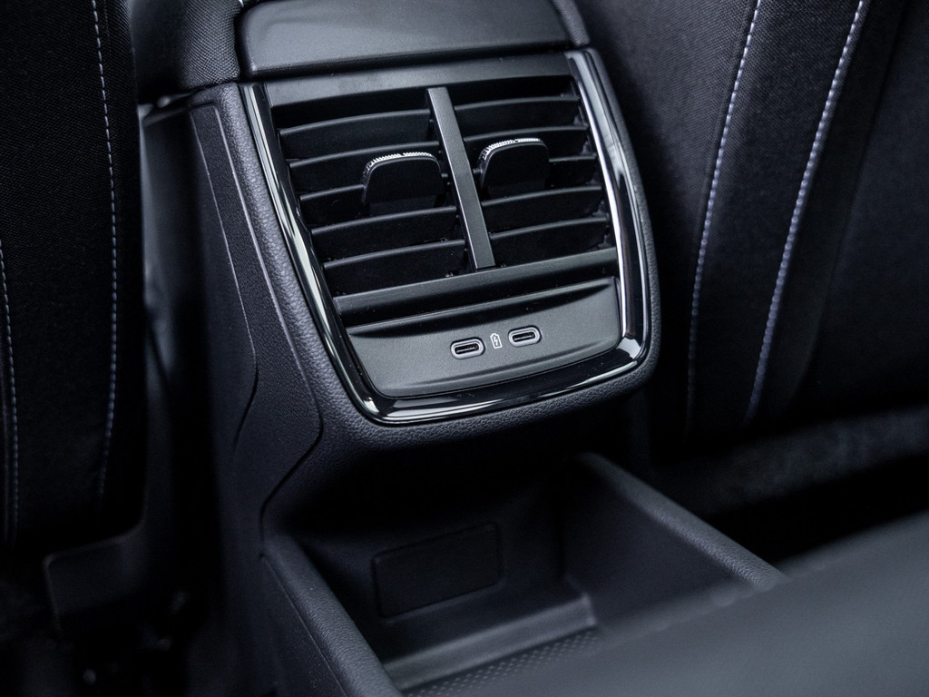 Bild 11 - Kamiq Monte Carlo 1.5 TSI DSG Pano AHK Navi ACC