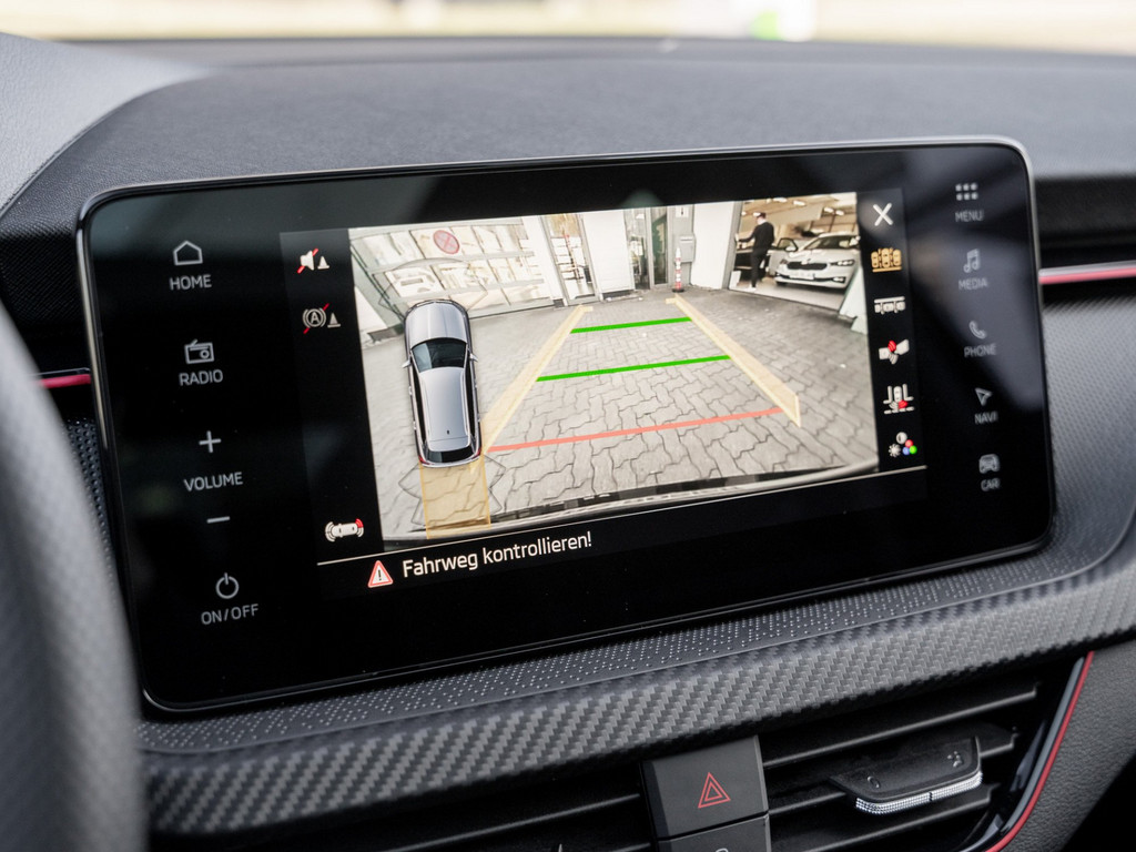 Bild 17 - Kamiq Monte Carlo 1.5 TSI DSG Pano AHK Navi ACC