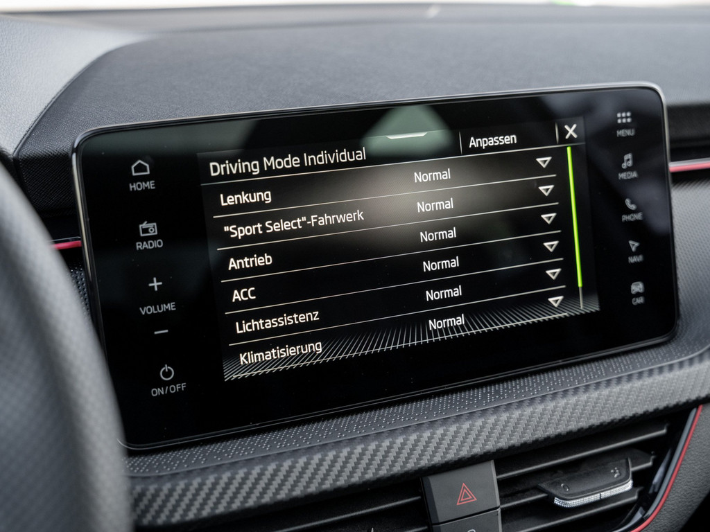 Bild 21 - Kamiq Monte Carlo 1.5 TSI DSG Pano AHK Navi ACC