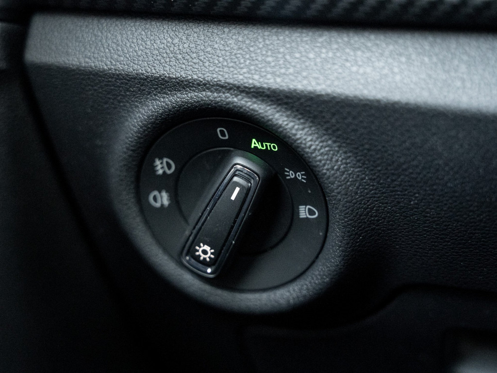 Bild 29 - Kamiq Monte Carlo 1.5 TSI DSG Pano AHK Navi ACC