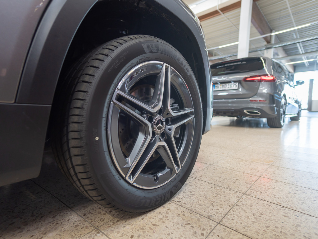 Bild 5 - GLB 220 d 4MATIC AMG Line Premium