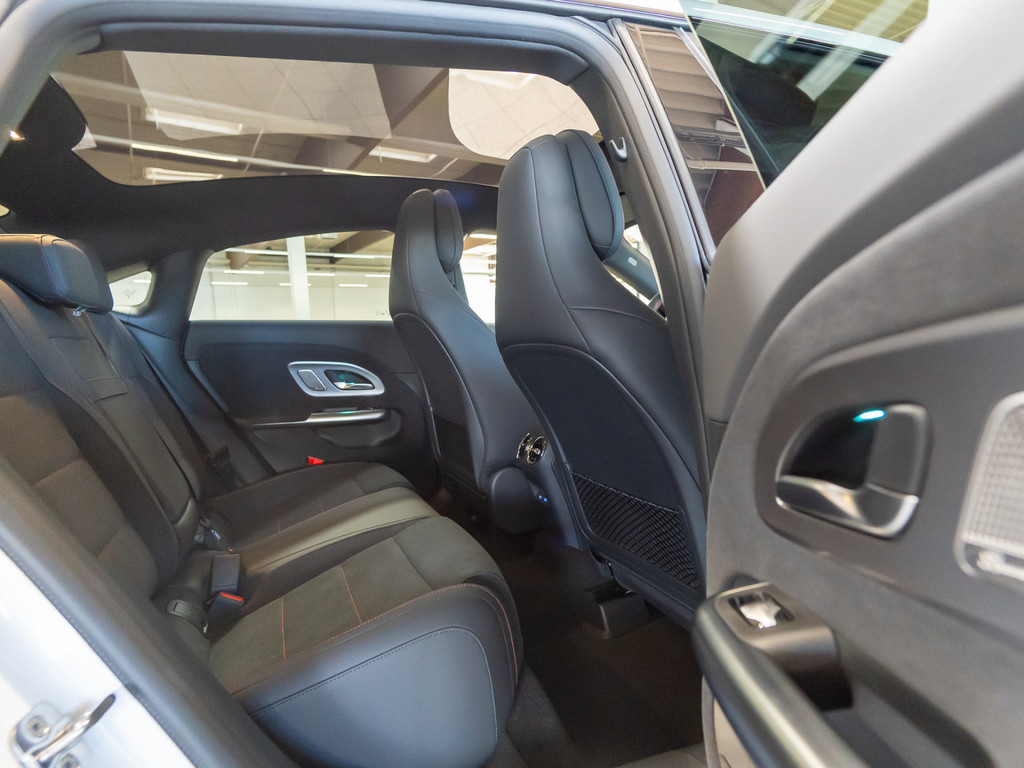 Bild 4 - CLA 220 Coupé 4MATIC AMG Line