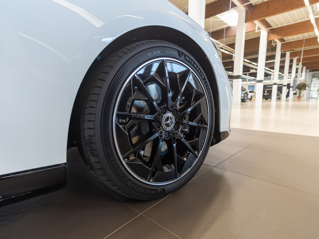 Bild 5 - CLA 220 Coupé 4MATIC AMG Line