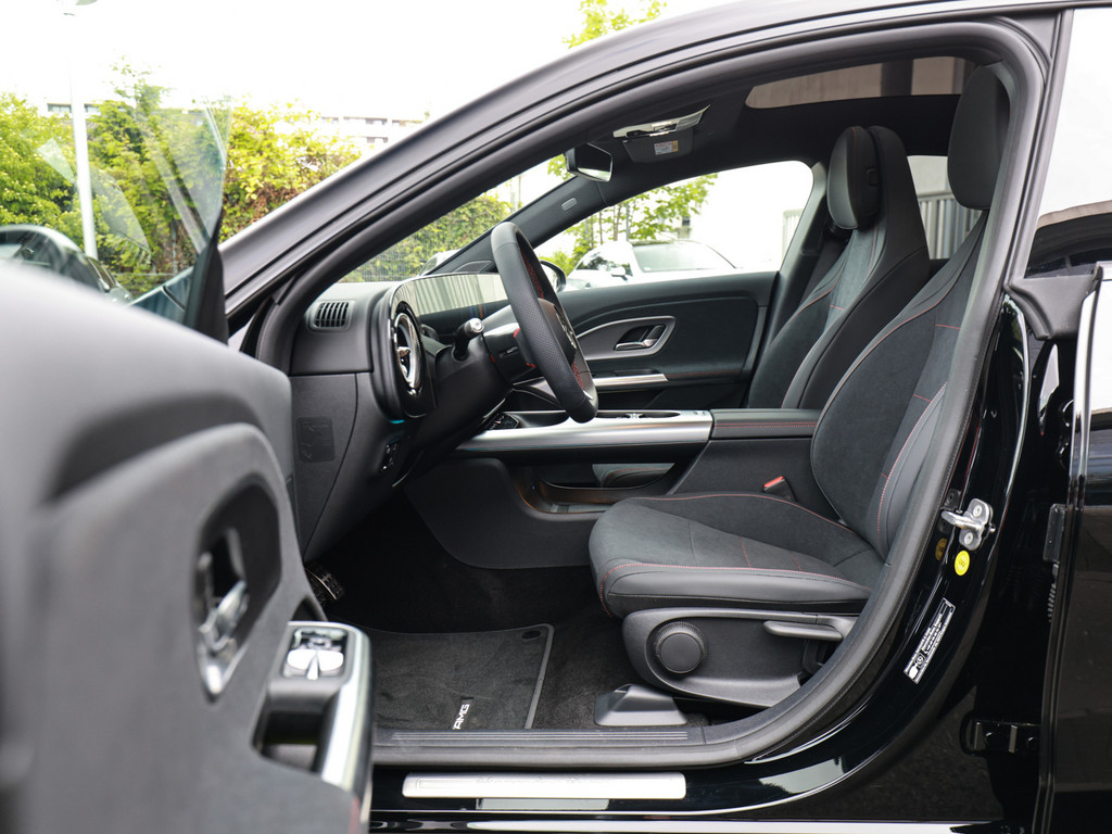 Bild 9 - CLA 180 Coupé AMG Line
