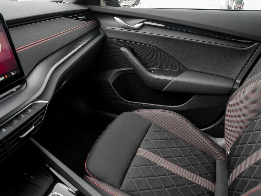 Bild 23 - OCTAVIA C. RS 2.0 TSI DSG Kam. Navi Pano ACC HUD