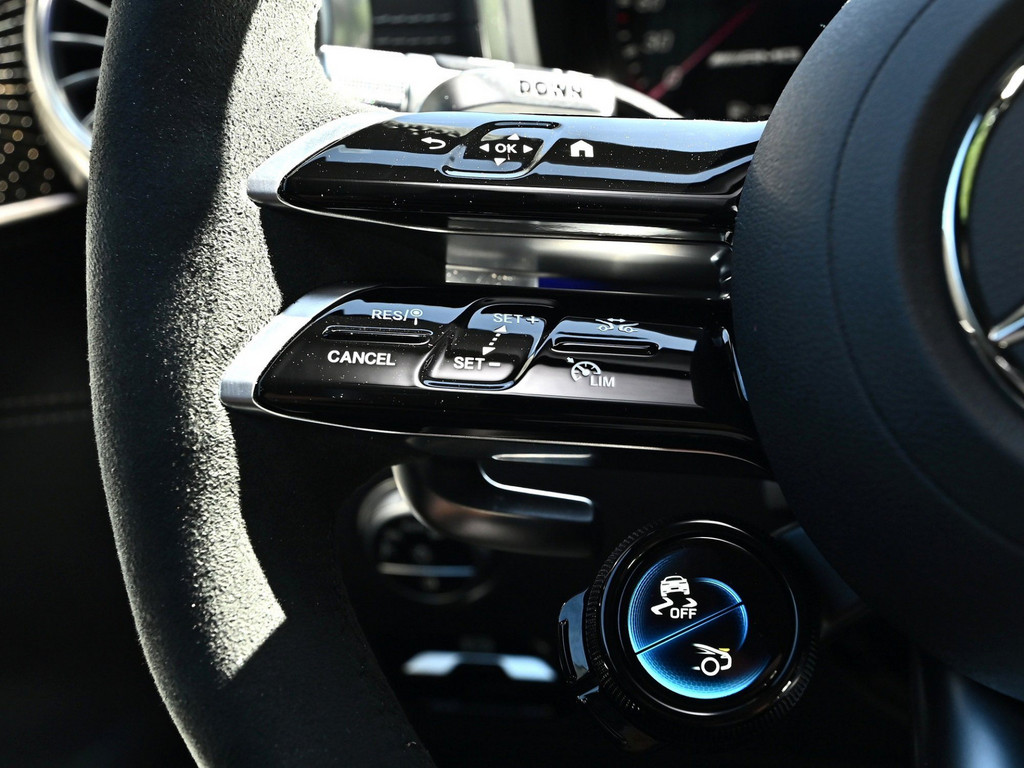 Bild 17 - SL 63 AMG 4M +