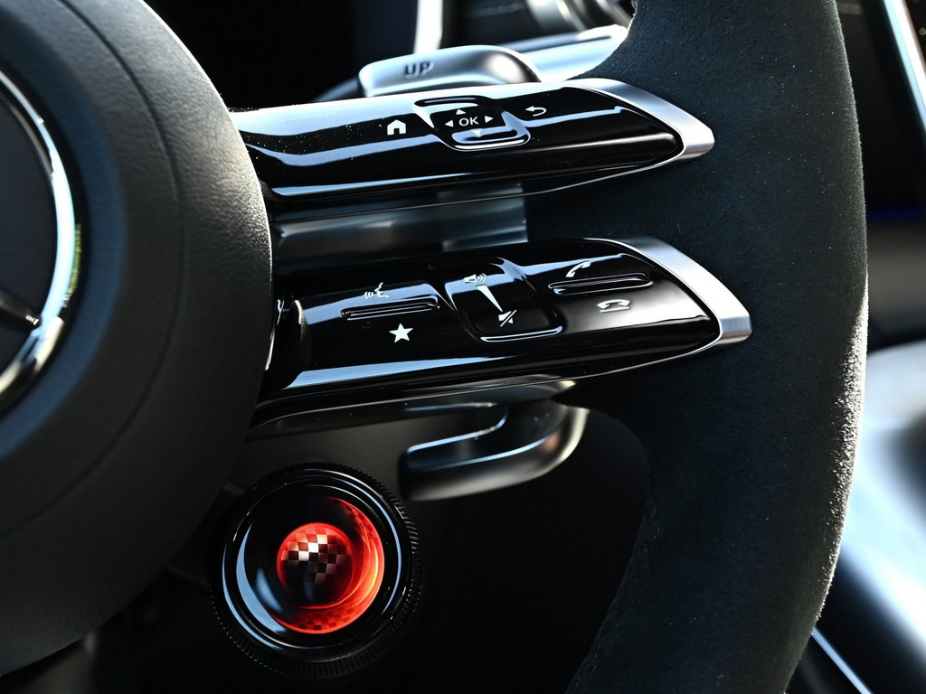 Bild 18 - SL 63 AMG 4M +